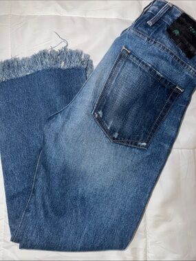 Frayed Hem Ankle Jeans in Dark Blue for Women